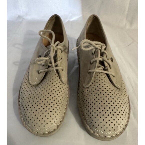 Perforated Beige Women's Lace-Up Shoes - Picture 3 of 11